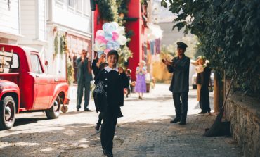 "CEM KARACA" SETE ÇIKTI: Çekimler Cem Karaca'nın doğup büyüdüğü Bakırköy'de başladı