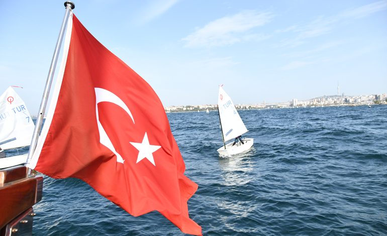 Kadıköy Cumhuriyet Kupası Yelken Yarışları başladı