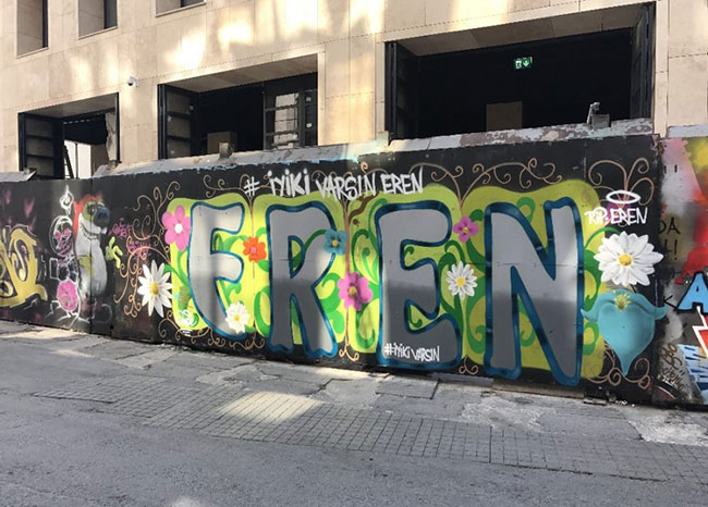 İstiklal’e “iyiki Varsın Eren” Grafiti Yaptılar