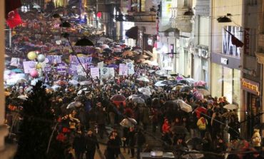 İstiklal'de 8 Mart Şerefine Kadınlardan Yürüyüş