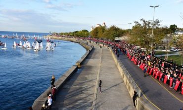 Kadıköy'lüler Atatürk İçin El Ele Verdi