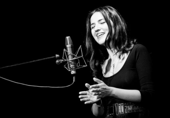 Ece Göksu Trio ile “Kahvaltı ve Caz”