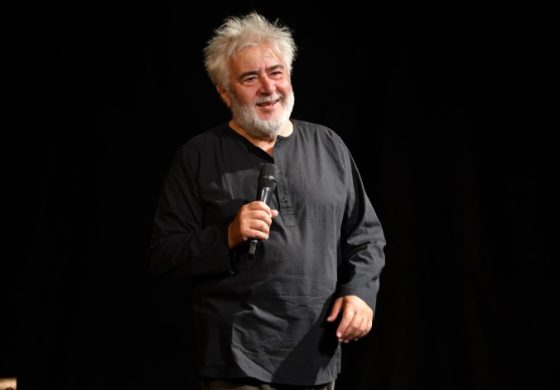Uğur Yücel Tek Kişilik Gösterisi İle İstanbul'da Yeniden Sahnede