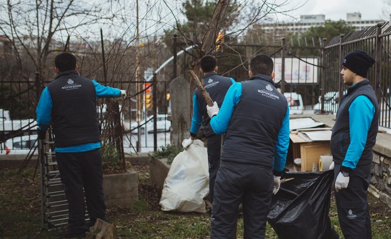 İBB Tarihi Maçka Mezarlığını Temizledi