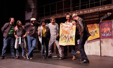 6 işsizin striptizliğe uzanan trajikomik hikayesi Çıplak Vatandaşlar'da