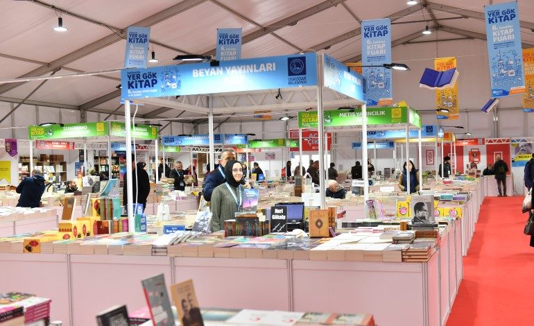 Üsküdar 6. Kitap Fuarı Kitapseverleri, Yayınevi ve Yazarlarla Buluşturdu