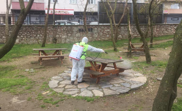 İstanbul’un yeşil alanları dezenfekte ediliyor