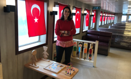 Moda Vapurunda Çocuklara Oyuncaklı Alan