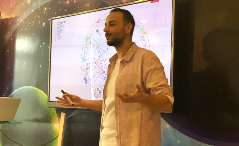 Elon Musk’ın Başarısı Satürn ve Jüpiter’de Saklı