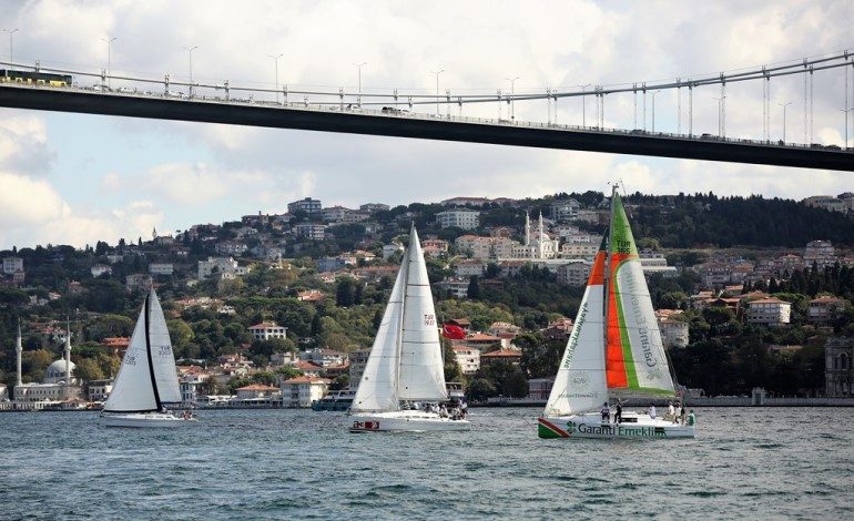 İstanbul Boğazı’nda Yelken Şöleni