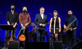 Erol Evgin, yeni yılın ilk konserinde İş Sanat sahnesini sokak müzisyenleri ile paylaşıyor