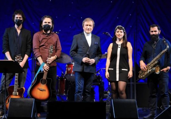 Erol Evgin, yeni yılın ilk konserinde İş Sanat sahnesini sokak müzisyenleri ile paylaşıyor