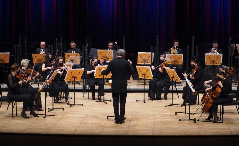 “Copland: Perdenin Önü, Arkası” Konseri CRR Youtube Kanalında