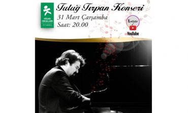 Piyanist Tuluğ Tırpan çevrimiçi canlı konserle Hisar Okulları sahnesinde