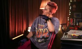 Gülinler ile “Bir Masada Oturduk” bu hafta alternatif pop harikası “Dualite”yi 2020’de yayınlayan Ekin Beril’i ağırlıyor