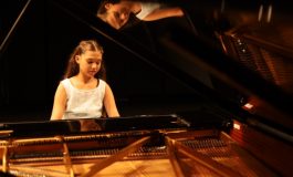 PİYANONUN HARİKA ÇOCUKLARI 23 NİSAN'DA EĞİTİMDE FIRSAT EŞİTLİĞİ İÇİN ÇALDI