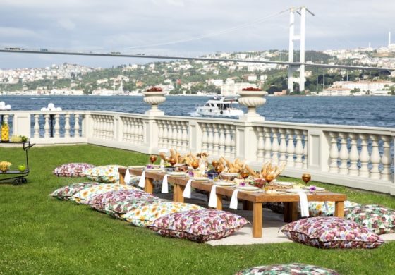 Çırağan Sarayı Bahçelerinde Lüks Piknik Deneyimi Başladı
