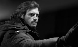 KIVANÇ TATLITUĞ NETFLIX'İN BELÇİKA YAPIMI DİZİSİ INTO THE NIGHT'IN İKİNCİ SEZONUNA KONUK OLDU