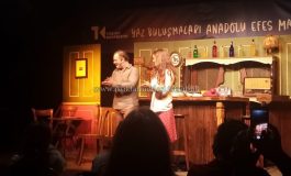 "Tuna Kıvrımı" Keyifli Bir Tiyatro Seyri