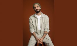 Alternatif müziğin başarılı isimlerinden Can Kazaz Yapı Kredi bomontiada “World Akustik” sahnesinde