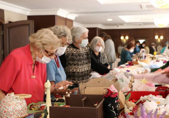 DARÜŞŞAFAKA BAĞIŞÇILARINDAN “EĞİTİMDE FIRSAT EŞİTLİĞİ”NE ANLAMLI KATKI: Hobileri iyiliğe dönüştü yüzlerce öğrenciye destek oldu