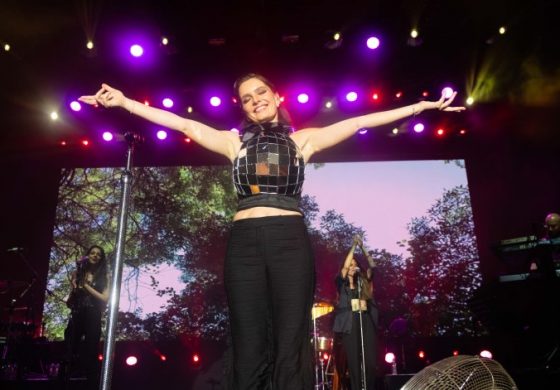 Yapı Kredi bomontiada World Akustik sahnesi Nil Karaibrahimgil’i ağırlıyor