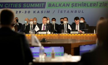 İMAMOĞLU, B40 ZİRVESİ’NDE KONUŞTU: YEPYENİ BİR SAYFA AÇMAK İÇİN BURADAYIZ