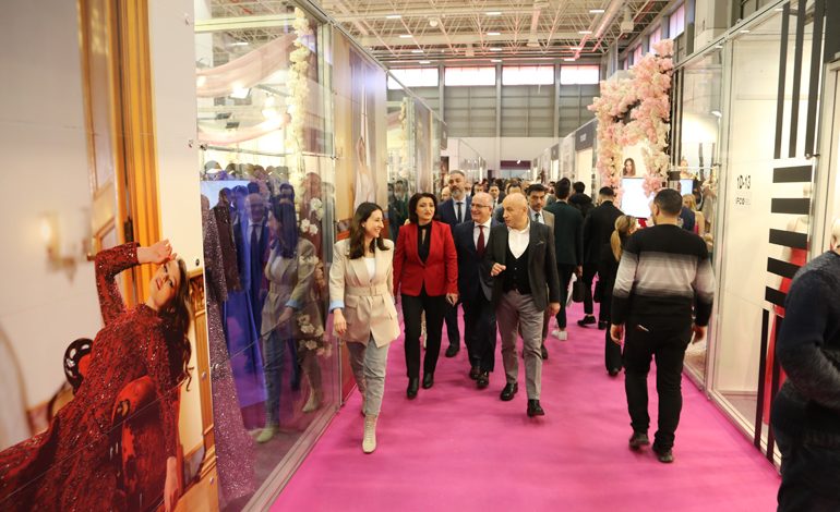 8. FASHIONİST ABİYE, GELİNLİK, DAMATLIK FUARI IFCO ÇATISI ALTINDA KAPILARINI AÇTI