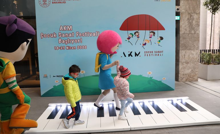 AKM Çocuk Sanat Festivali’ni bir haftada 100 bin kişi ziyaret etti