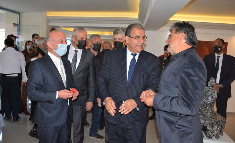 Kıbrıs Modern Sanat Müzesi’nin 402’inci sergisi KKTC Başbakanı Dr. Faiz Sucuoğlu tarafından Yakın Doğu Üniversitesi Atatürk Kültür ve Kongre Merkezi Sergi Salonu’nda açıldı