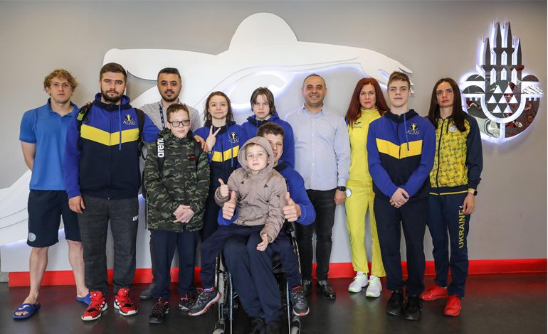 UKRAYNALI SPORCULAR İBB HAVUZUNDA ANTREMAN YAPIYOR