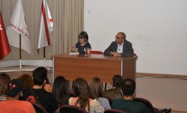 Ünlü Yönetmen Derviş Zaim, Yakın Doğu Üniversitesi İletişim Fakültesi öğrencileri ile buluştu