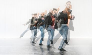 “EVVEL BAHAR İÇİNDE” DANS PERFORMANSI SAKIP SABANCI MÜZESİ FISTIKLI TERAS’TA