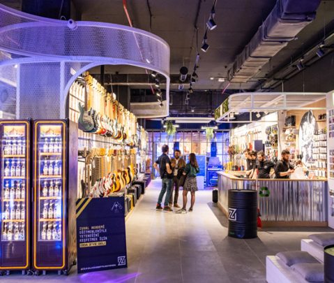 ZUHAL MÜZİK VE JJ PUB KANYON’DAN KEYİFLİ AÇILIŞ