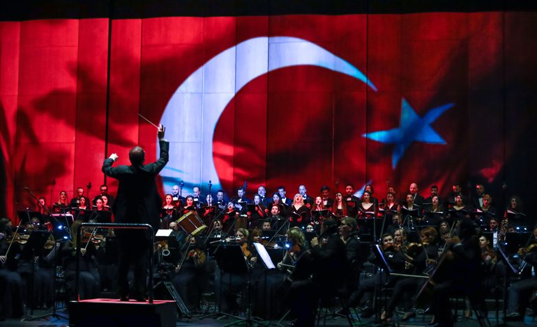 AKM’İN KALBİ TÜRK TELEKOM OPERA SALONU’NDA GALA GECESİNE ÖZEL PERFORMANS