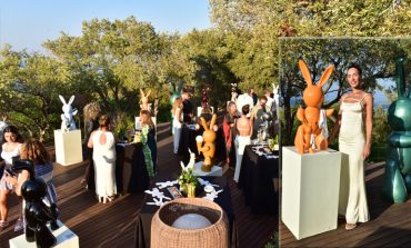 ASMER SULTANOVA TOPÇU’NUN TÜRKİYE’DEKİ İLK SERGİSİ BUNNY AND… BODRUM’DA SANATSEVERLERLE BULUŞTU