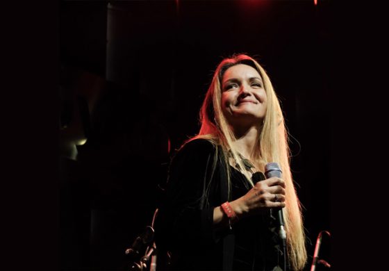 Jülide Özçelik, Yapı Kredi bomontiada “World Akustik”sahnesinde