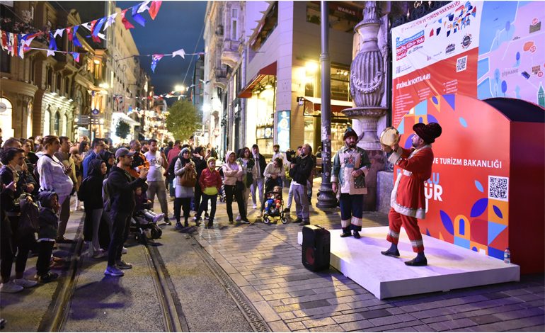 Beyoğlu Kültür Yolu Festivali dünya kuklalarıyla şenleniyor