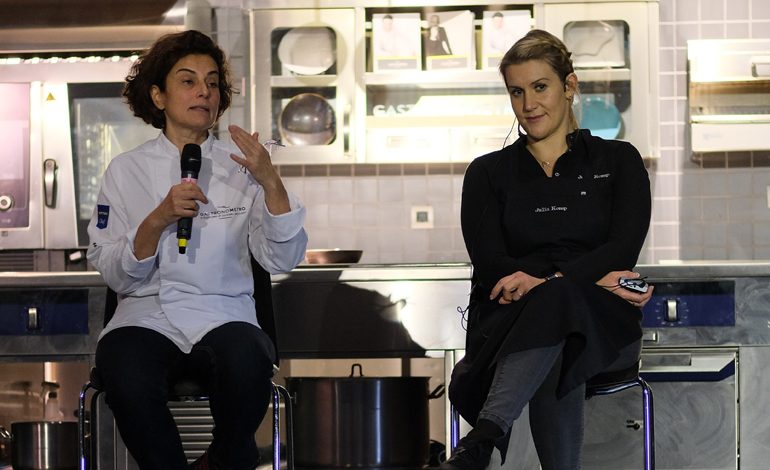 MICHELIN Yıldızlı Alman Şef Julia Komp ve Şef Aylin Yazıcıoğlu Gastronomi Öğrencileri ve Genç Sektör Profesyonelleriyle Gastronometro’da Bir Araya Geldi