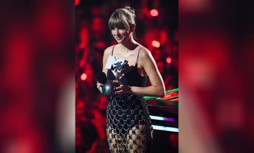 TAYLOR SWIFT, 2022 MTV AVRUPA MÜZİK ÖDÜLLERİNDE "EN İYİ SANATÇI", "EN İYİ VİDEO", "EN İYİ POP" VE "EN İYİ UZUN VİDEO" ÖDÜLLERİNİ KAZANDI