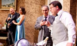 Atatürk Kültür Merkezi Haldun Dormen imzalı ‘Karmakarışık’ı tiyatroseverlerle buluşturuyor