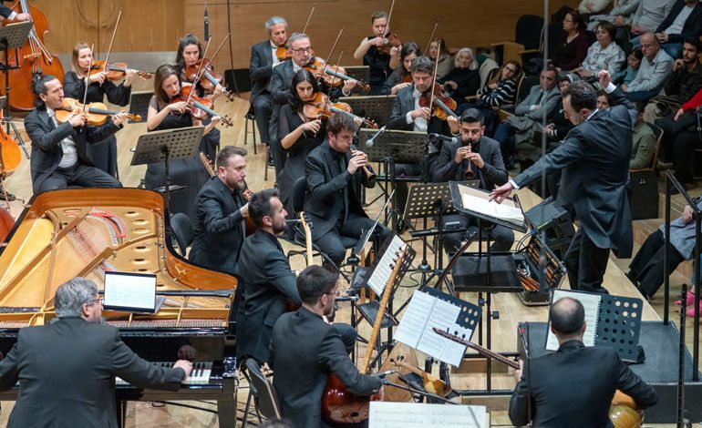 CUMHURBAŞKANLIĞI SENFONİ ORKESTRASI AŞIK VEYSEL’İ MUHTEŞEM BİR KONSERLE ANDI