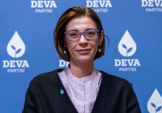 Helün Fırat: “Tiyatro sahnelerine bahar gelecek”