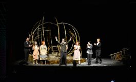 “Tiyatro Kafa’dan yabancılaşmayı anlatan bir oyun; “DÖNÜŞÜM”