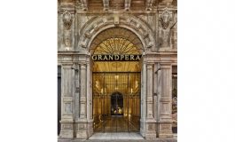 MOMTALKS 2023’TE UZMANLAR VE EBEVEYNLER GRAND PERA’DA BİR ARAYA GELİYOR