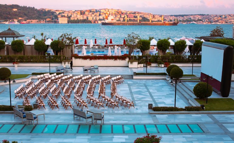 FOUR SEASONS BOSPHORUS’TAN BOĞAZ’IN TATLI SERİNLİĞİNDE ‘WINGS AÇIK HAVA SİNEMASI’ İLE KEYİFLİ FİLM GECELERİ