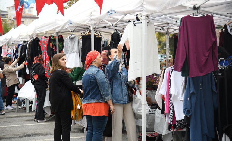 Kadıköy’de Yeniden Kullanım Pazarı Kuruldu