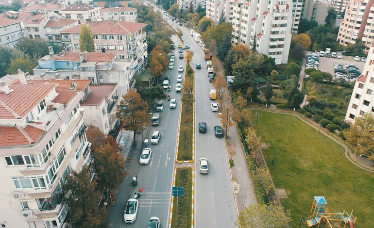 ACIBADEM CADDESİ BAŞTAN SONA YENİLENİYOR