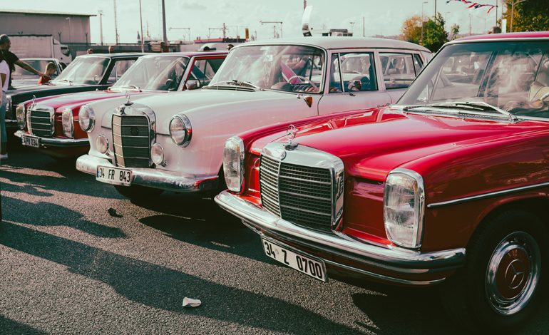 ÜSKÜDAR’DA KLASİK OTOMOBİL ŞÖLENİ