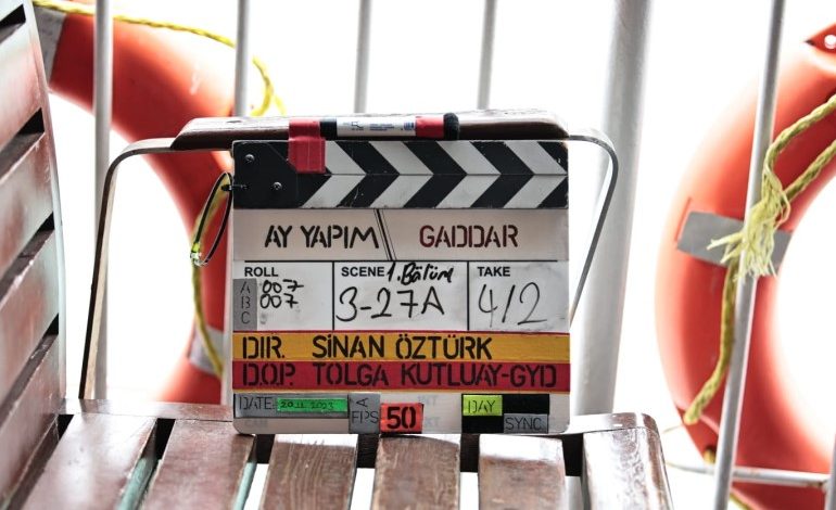 BAŞROLLERİNDE ÇAĞATAY ULUSOY, SÜMEYYE AYDOĞAN VE ONUR SAYLAK’I BULUŞTURAN FOX’TA YAYINLANACAK ‘GADDAR’ DİZİSİ ÇEKİMLERE BAŞLADI